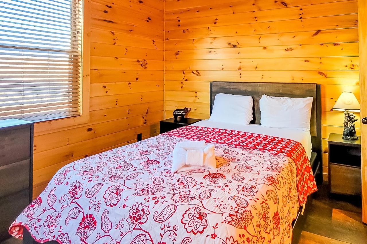 3 Lazy Bears Chalet Villa Gatlinburg Dış mekan fotoğraf